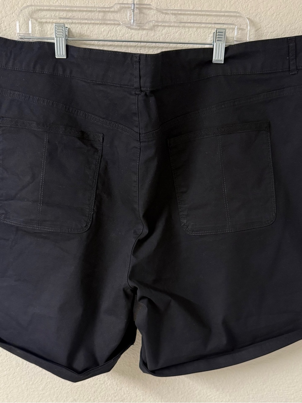 Gloria Vanderbilt Black High-Waist Cuffed Shorts - Picture 2 of 6